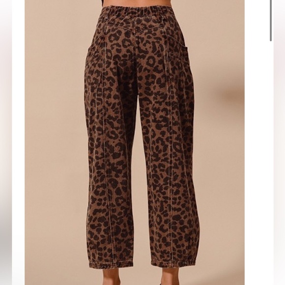 Leopard Print Barrel Pants. New - Picture 2 of 5